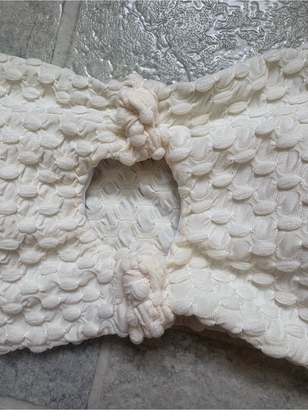SHEIN Cream Textured Bandeau Bikini Set with Knot Detail - Picture 5 of 8